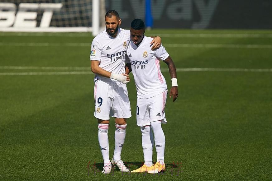 维尼修斯:希望能赢下西甲欧冠 本泽马赢下金球奖 维尼修斯:希望能赢下西甲欧冠 本泽马赢下金球奖