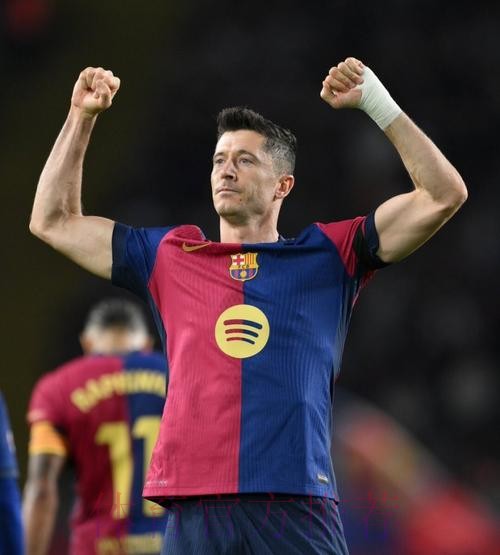 莱万倾向于加盟皇马 即使薪资可能有所下降 莱万倾向于加盟皇马 即使薪资可能有所下降